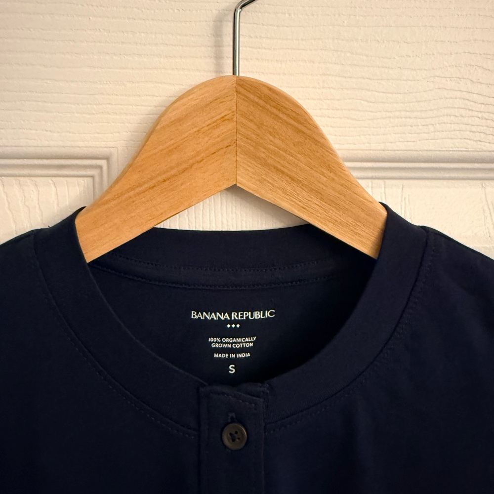 NWOT Banana Republic Dark Blue Casual Shirt - Picture 2 of 4